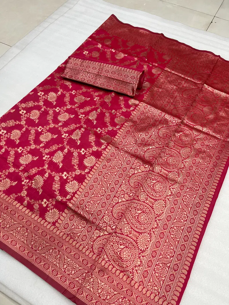 KT 126 Designer Wedding Wear Banarasi Soft Silk Saree Suppliers In India