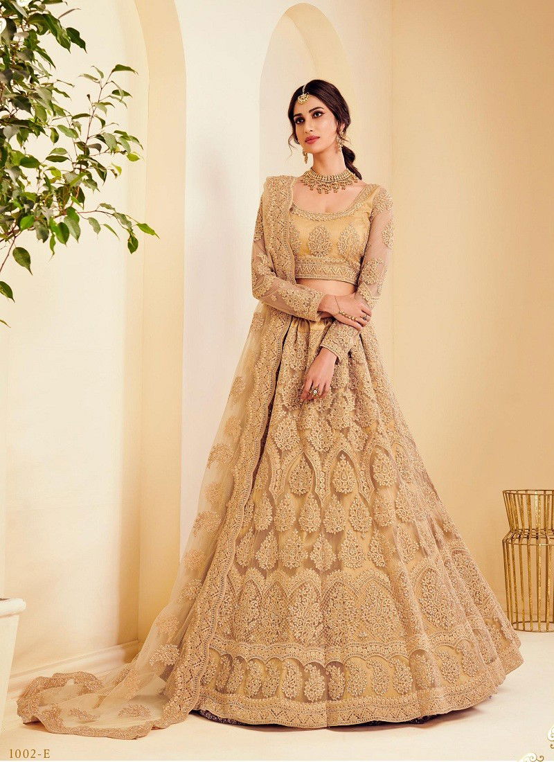 The White Bride By Alizeh Desginer Wedding Lehenga Choli Wholesale Shop In Surat