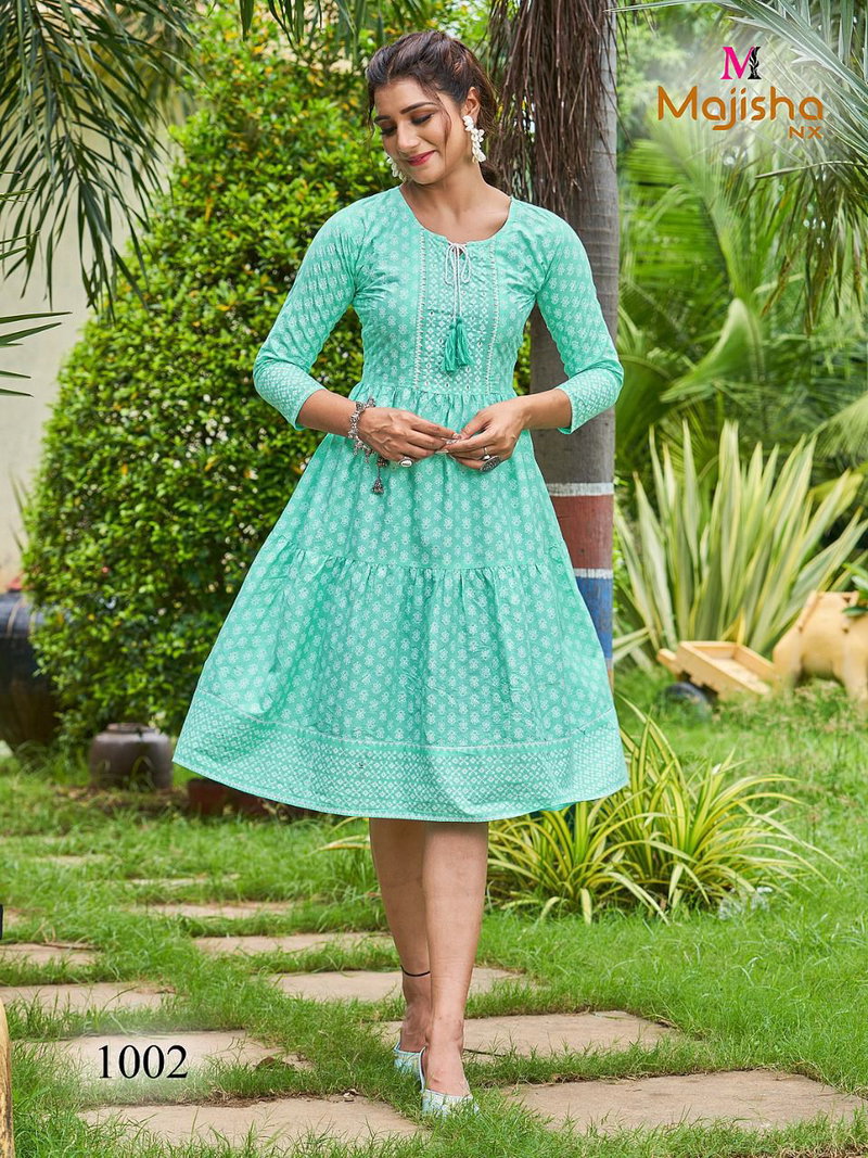 white christmas dresses Black Floral Printed Cotton Anarkali Suit Set (ACZ6539) main image 1