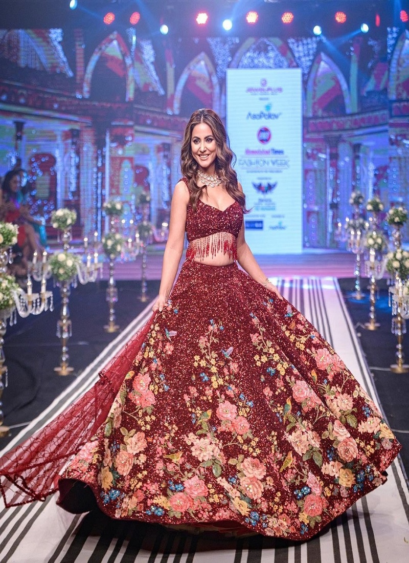 KAPOOR LEHENGA & SAREE ® (@kapoorlehengasaree) • Instagram photos and videos